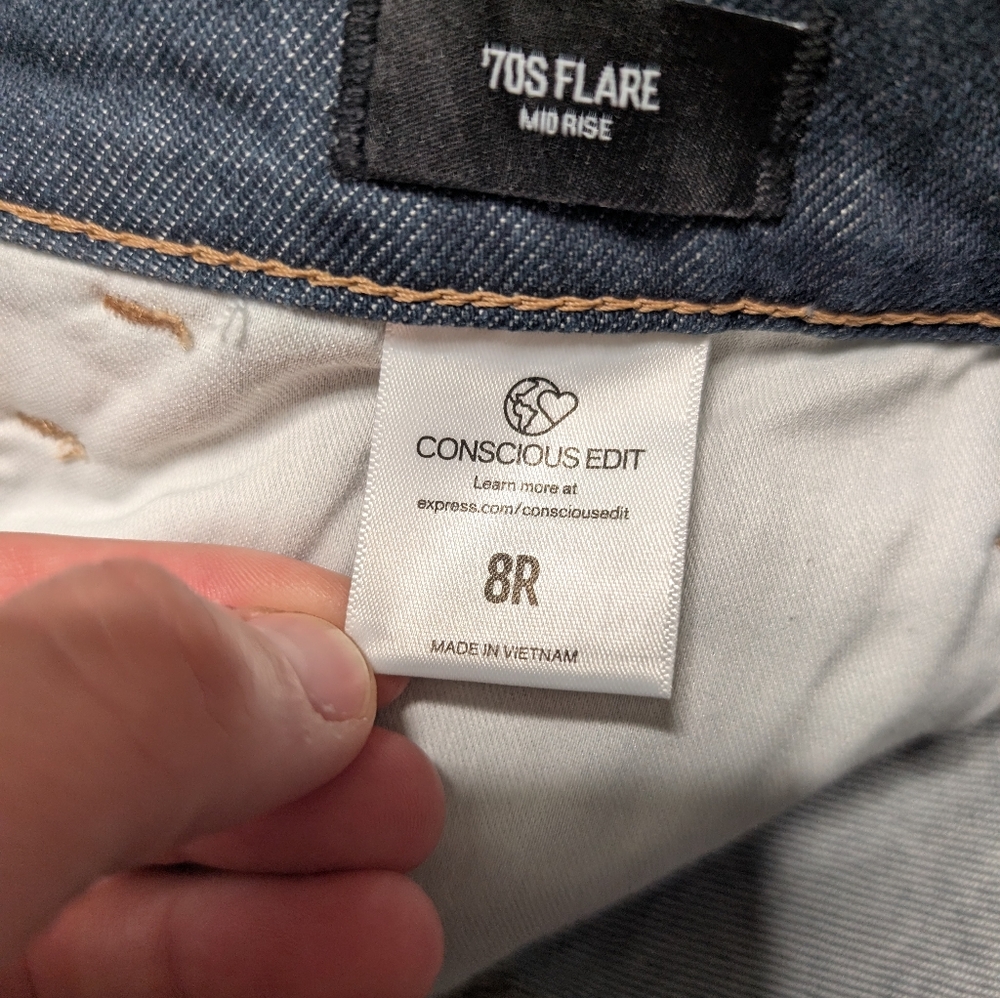 Express 70s Midrise Dark Blue Flare Gold/Copper Seam Button Accent Jeans Size 8R - Picture 6 of 8